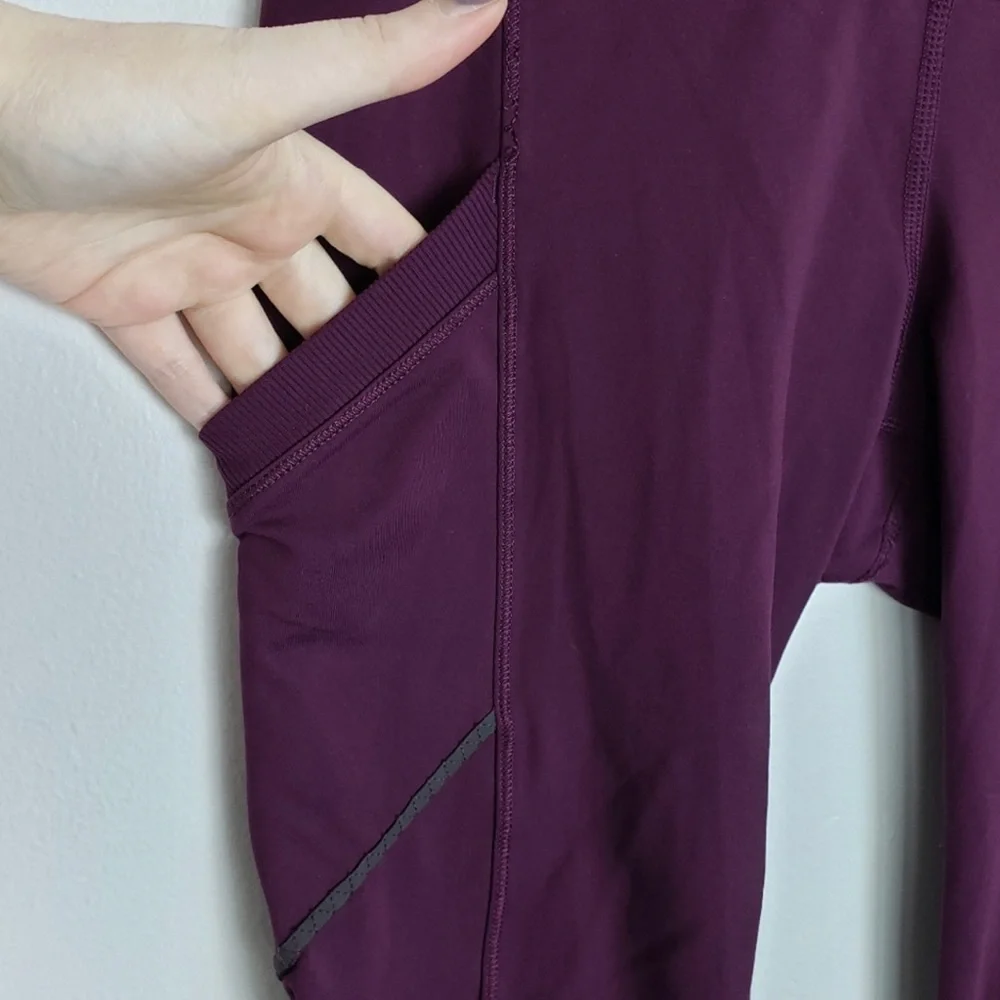 Lululemon Run For Fun Crop Plum / Pow Stripe Angel Wing / Angel Win Size 4